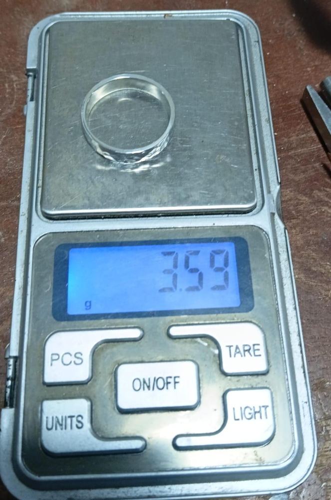 Anillo fino martillado de plata hecho por un cliente — 3.59 g
