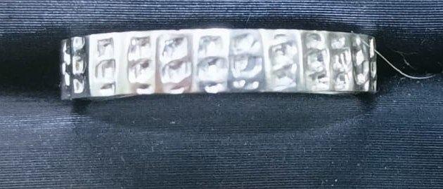 Anillo estampado con cuadrícula en plata 950